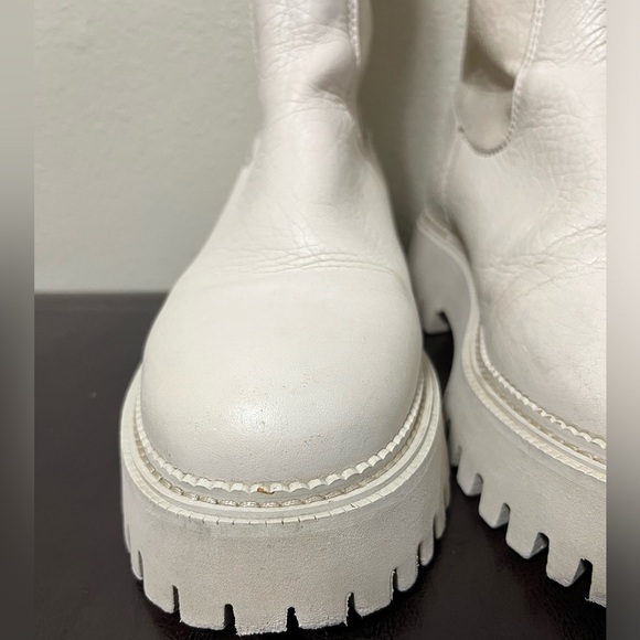 BRONX | Groovy Stretch Winter White Chelsea Boots - Picture 9 of 16